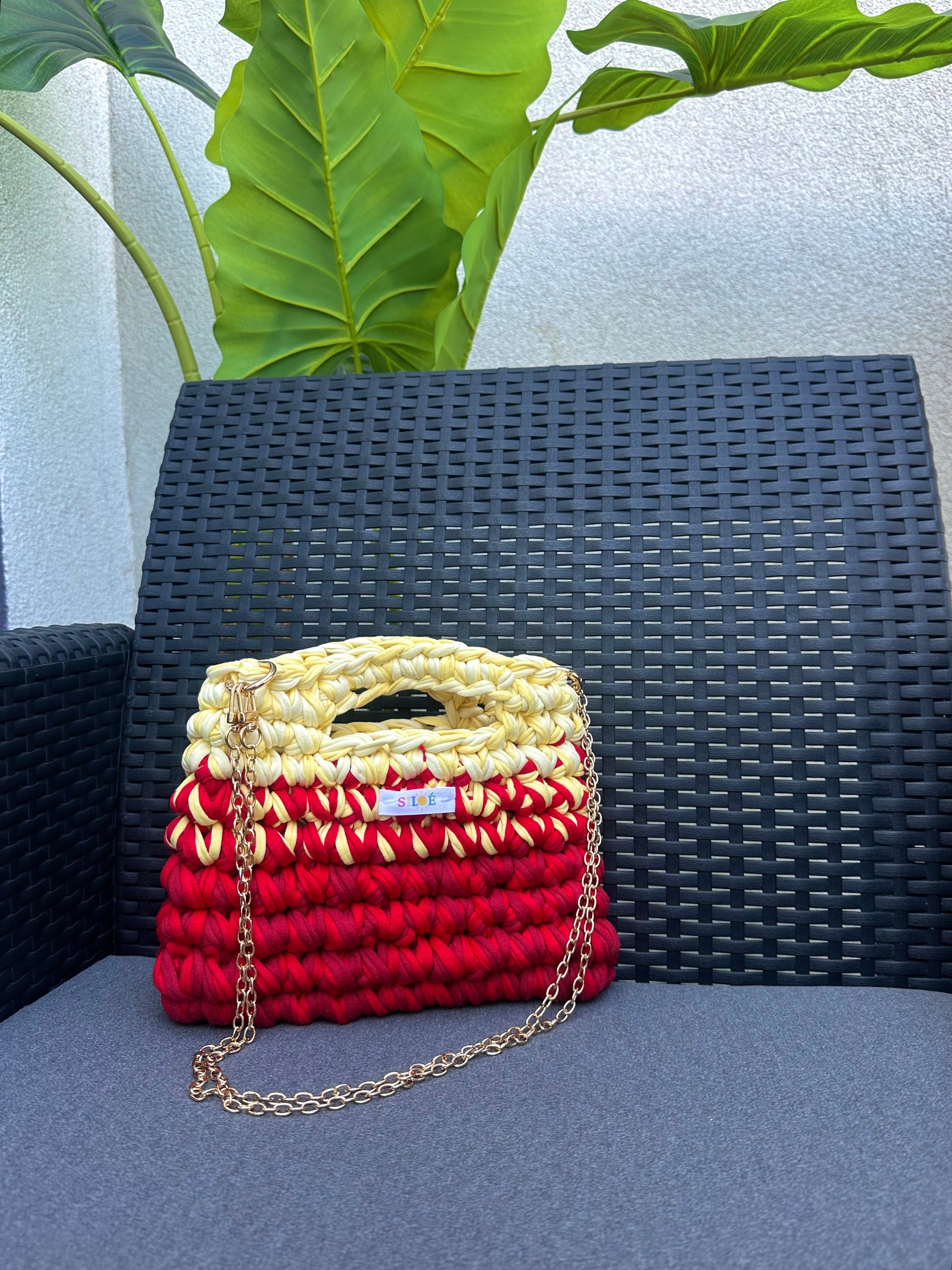 Gaïa rouge et jaune