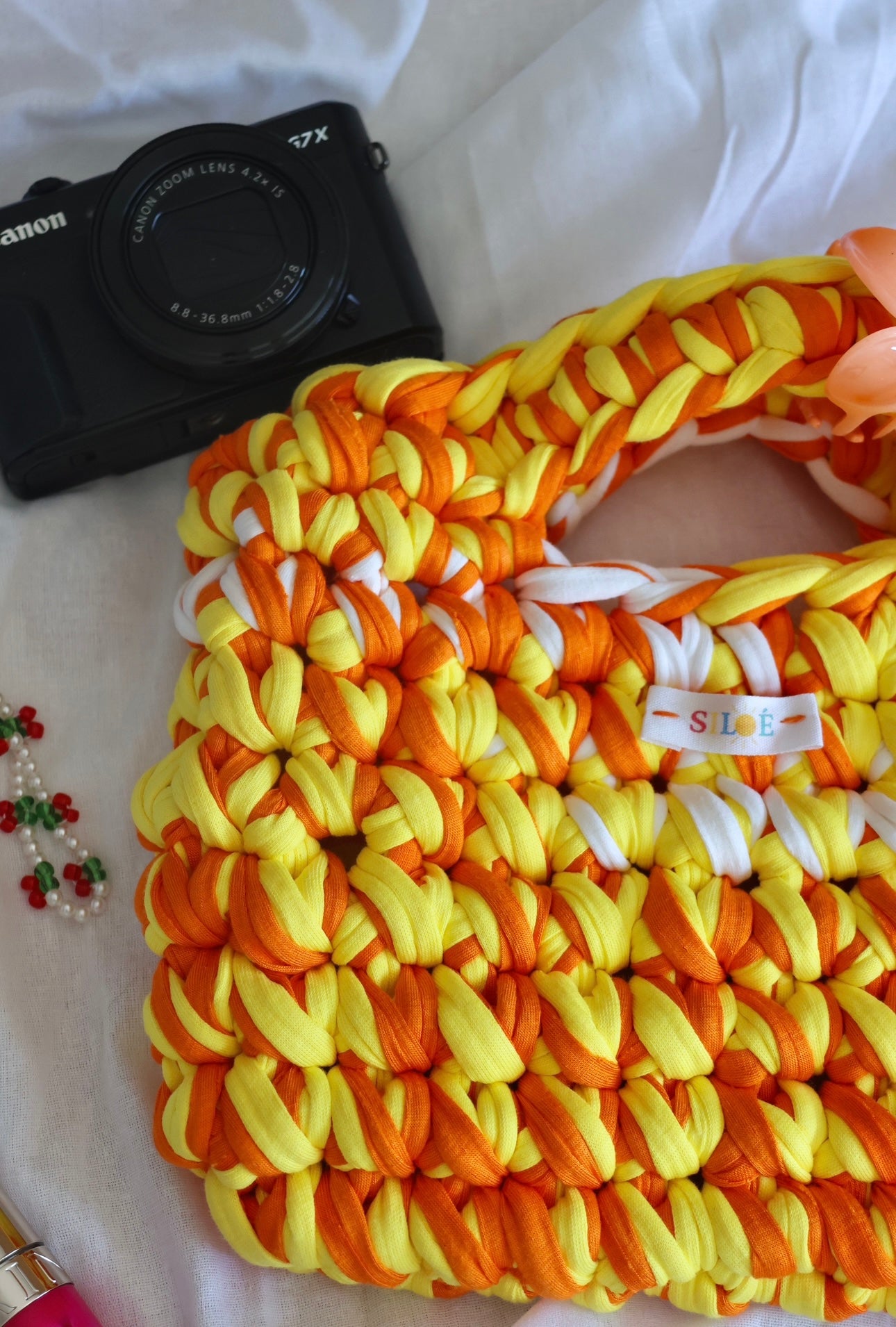 Gaïa orange jaune et blanc
